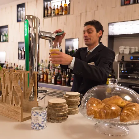 金色之海蒙努达酒店 4* 滨海托萨